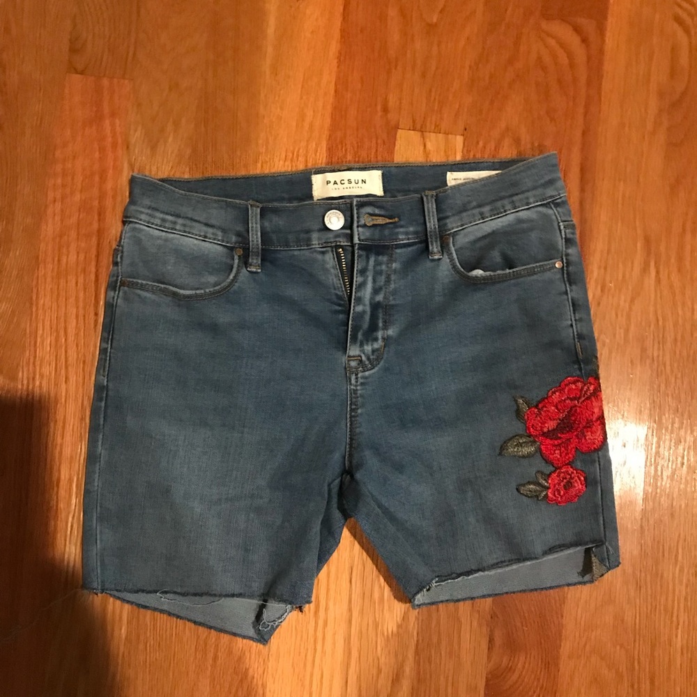 PACSUN shorts w/ embroidered flower